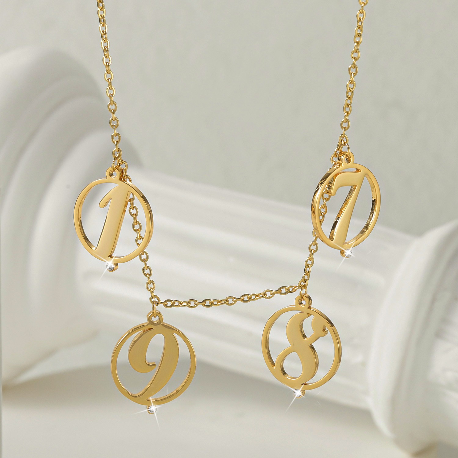 Customize Halo Multi Initial N - Initial Letter Necklace 18K Gold 评论和价格