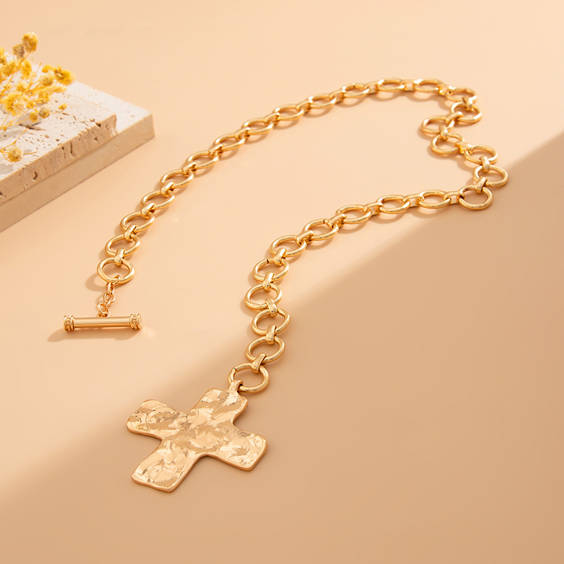 Hot sale Gold Layered Chunky C - Cross Pendant Necklace Gold 评论和价格