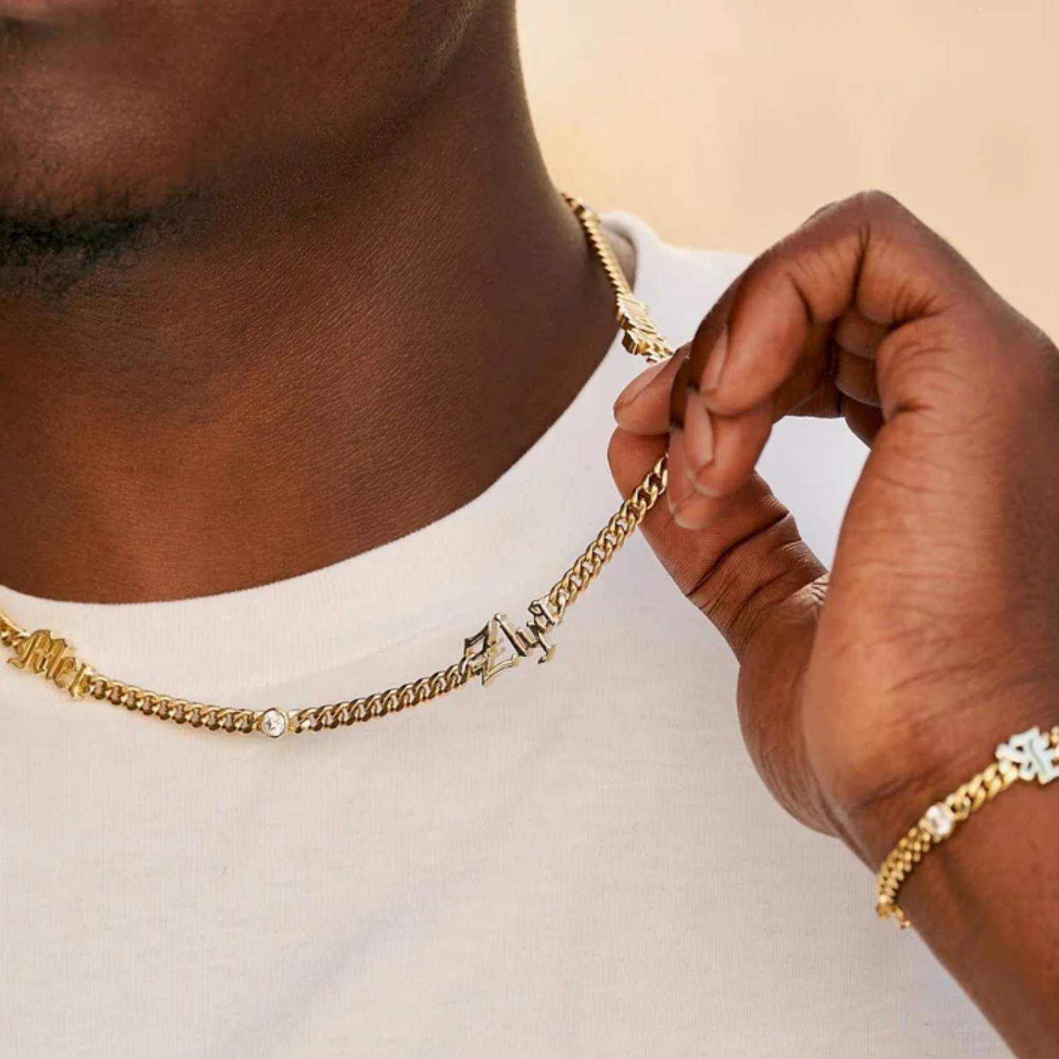 Custom Old English Name Neckla - Cuban Link Chain 12Mm 评论和价格
