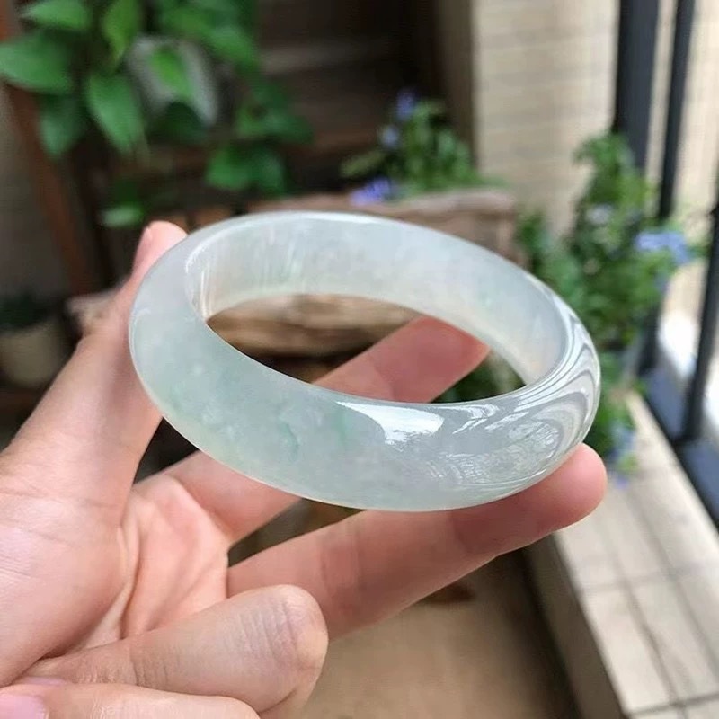 jade women, round shape, trans - Bracelets 评论和价格