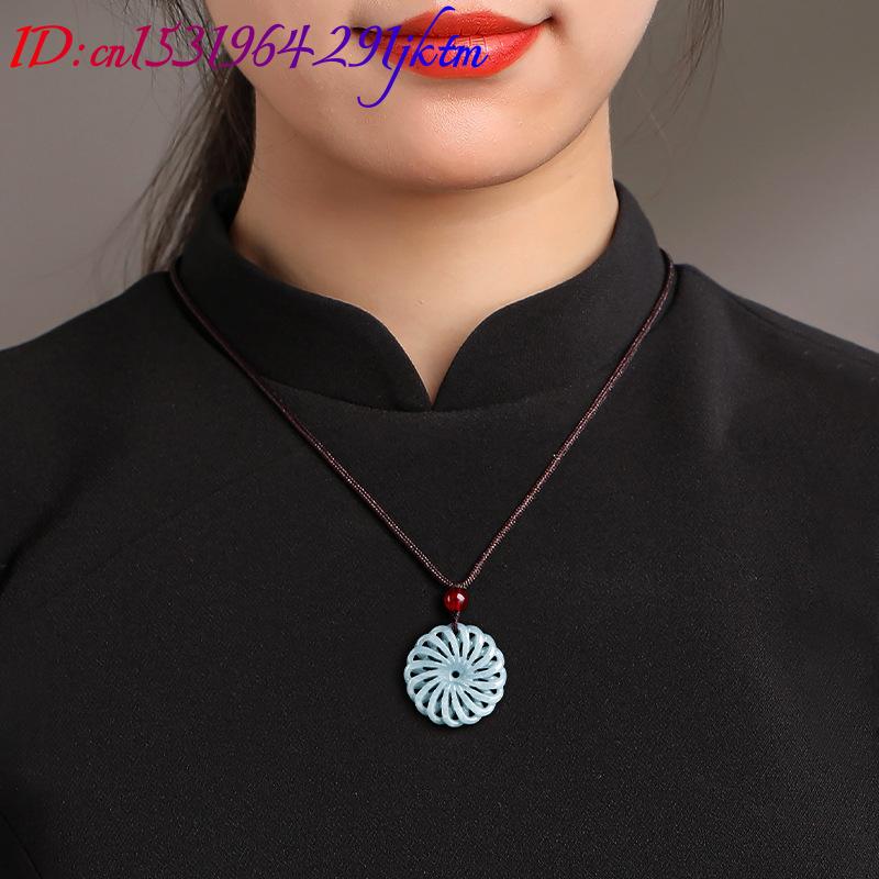 Burmese Jadeite Flower Pendant - Necklaces 评论和价格