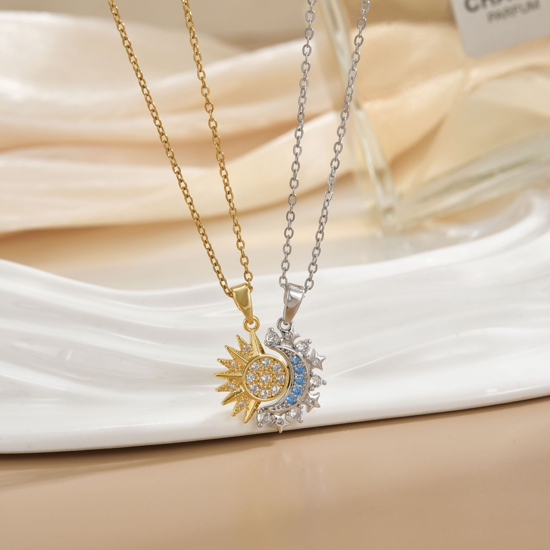 Couples Magnetic Necklaces Sun - Magnetic Couple Matching Necklaces 评论和价格