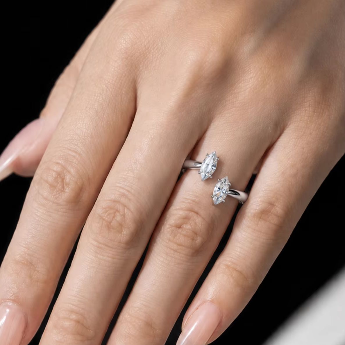 A 1-Carat 925 Sterling Silver  - Moissanite Engagement Ring 1 Carat 评论和价格