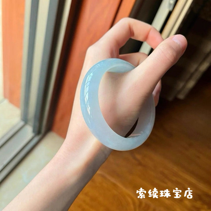 , Burmese Ice Waxy Jadeite Bra - Bracelets 评论和价格